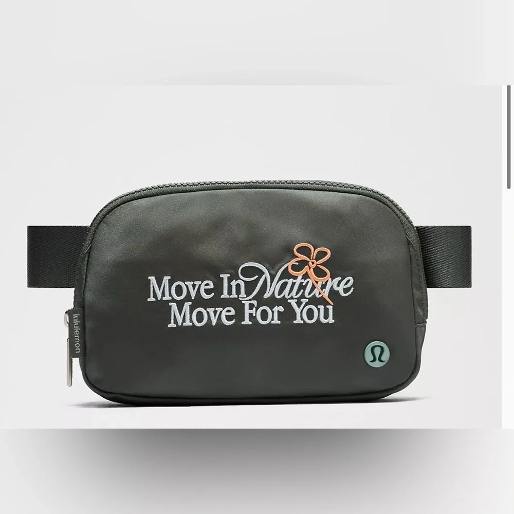 lululemon crossover bag lululemon Multi-Pocket Crossbody Bag 2.5L - One Size